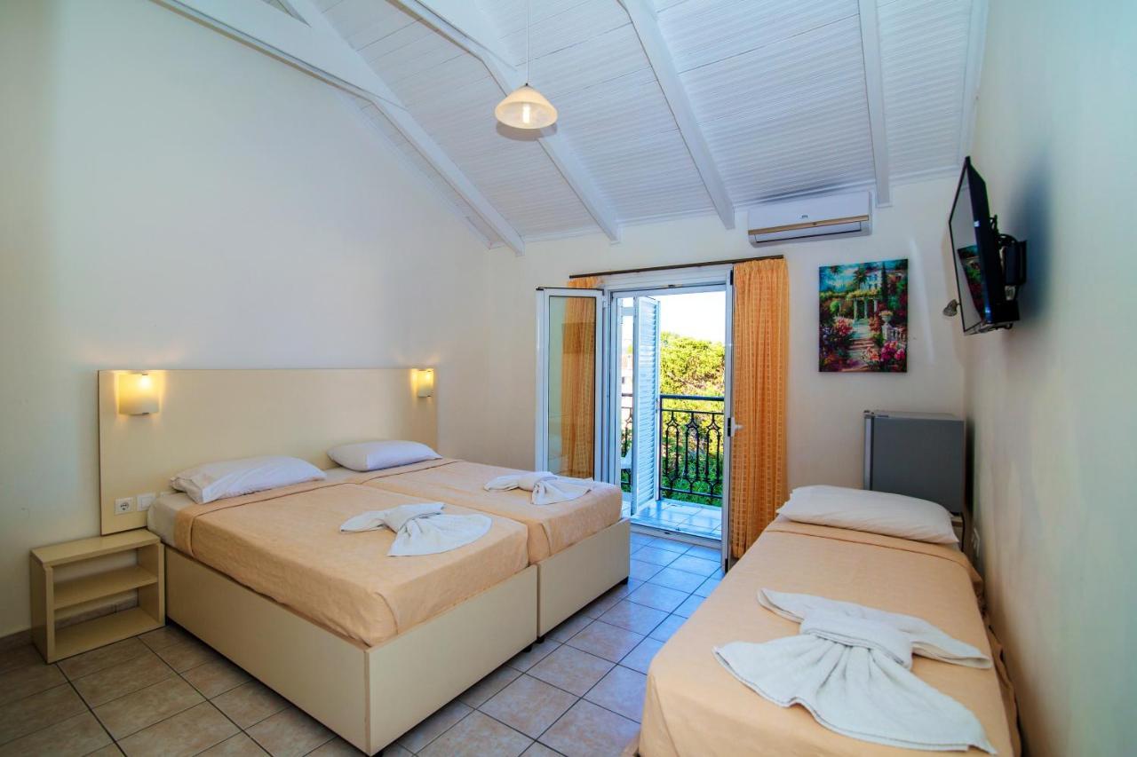 Playa Bay Hotel Zakynthos Laganas Bagian luar foto